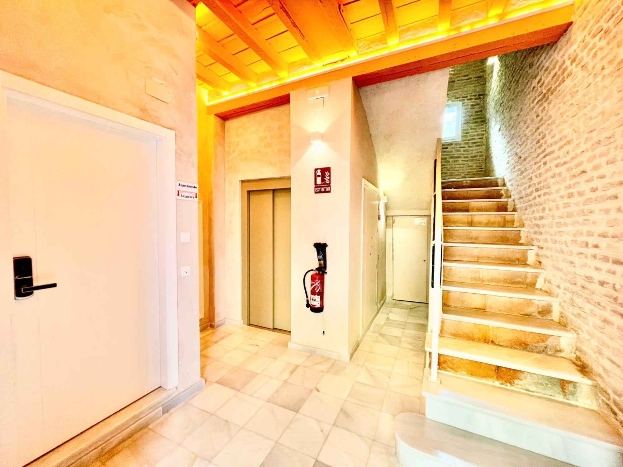 Philippe'S Home Triana Con Terraza Sevilla Exterior foto
